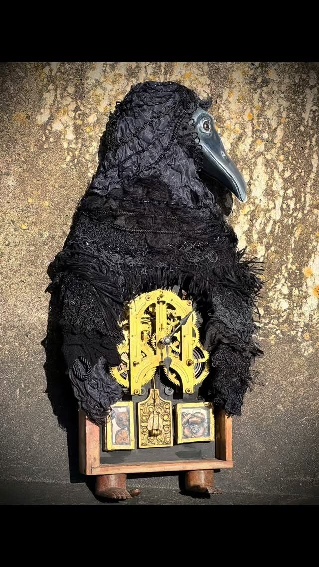 I recently finished this crow wall piece, a work that’s been slowly unfolding since last year. For some reason, much like the winter itself, the making has seemed to stretch on and on. 

I began making this piece thinking about Jung, alchemy and shadow, the parts of ourselves we reject, fear or have yet to integrate. Crows can feel like messengers from these spaces, symbols of what we might not want to see, but that are asking to be witnessed. 

The dark night of the soul, the beginning of transformation. 

In many ways, I feel like I’ve been moving through this process for the past few years. Each time I uncover something in myself, I realise there are even more layers waiting beneath. 

And yet, crows are not only omens of shadow, they also carry instinct, intelligence, creativity and vitality. 

I was also very inspired by a workshop I attended last year by @greenmanwhispers where I learned to make these ‘matchbox treasures’ trinket boxes which I have woven into the design. 

A piece about shadow, but also about what becomes possible when we towards it 🖤🌚🐦‍⬛
.
.
.
.
.
#flotsam_fables #crow #jung #shadow