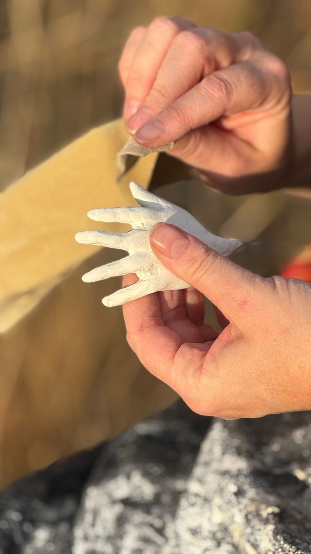 A throwback to August, when my family and I stayed at the beautiful Lion Lodge, a National Trust property.

These hands belong to the Bucca, a sculpture I am creating on commission for @darkcornwall 

The finished Bucca will also be exhibited at the National Trust’s Trelissick in Cornwall during October half term. Do check it out if you are in the area. 
.
.
.
.
.
#flotsam_fables #flotsam_fables_art #darkcornwall