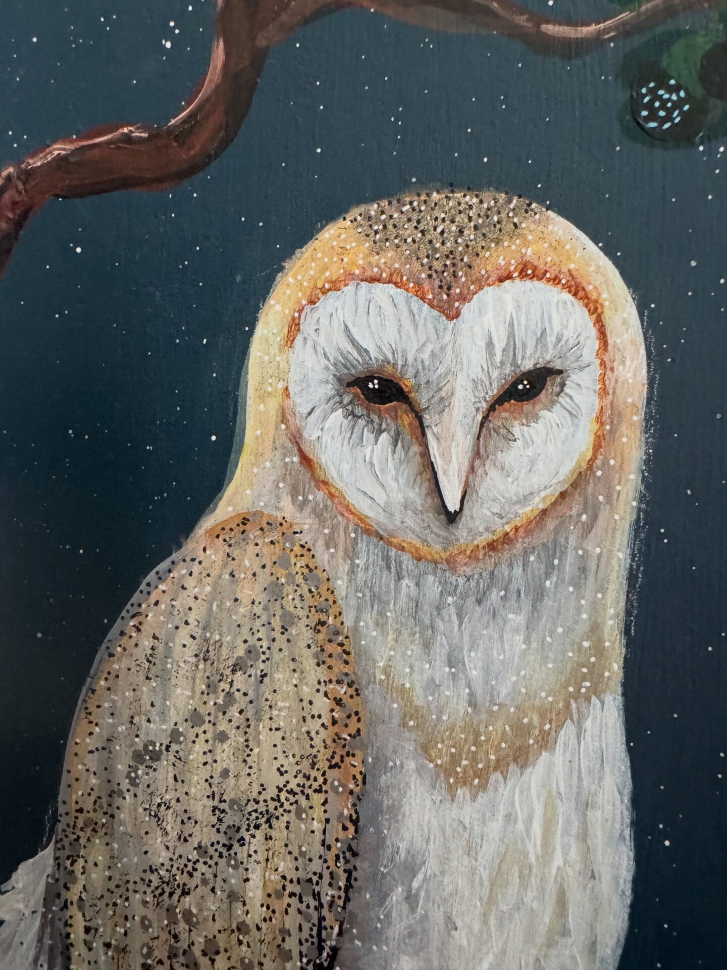 🦉 Happy Owl Awareness Day!

Life has thrown us all kinds of challenges this year. A while ago, I asked for a sign that things would work out. I asked for barn owls.

Since then, owls seem to keep appearing, and I’ve now been lucky enough to see two in real life. The most recent was early one morning, not far from home. I was driving slowly along an access road when a barn owl appeared beside me, flying at exactly the same speed as my car, level with the driver’s window.

As I looked across, it turned its head and looked straight into my eyes.

I stopped the car, and it glided silently over my windscreen before disappearing back the way it had come.

Just… wow.

A good friend later reminded me that owls can see in the dark. What a powerful thought. Perhaps that’s what we sometimes have to learn to do too, not to wait until everything is clear and brightly lit, but to trust ourselves to navigate the darkness with patience and intuition.

Here is a painting a made of a barn owl some years ago.
.
.
.
.
.
#flotsam_fables #flotsam_fables_art #barnowlmagic